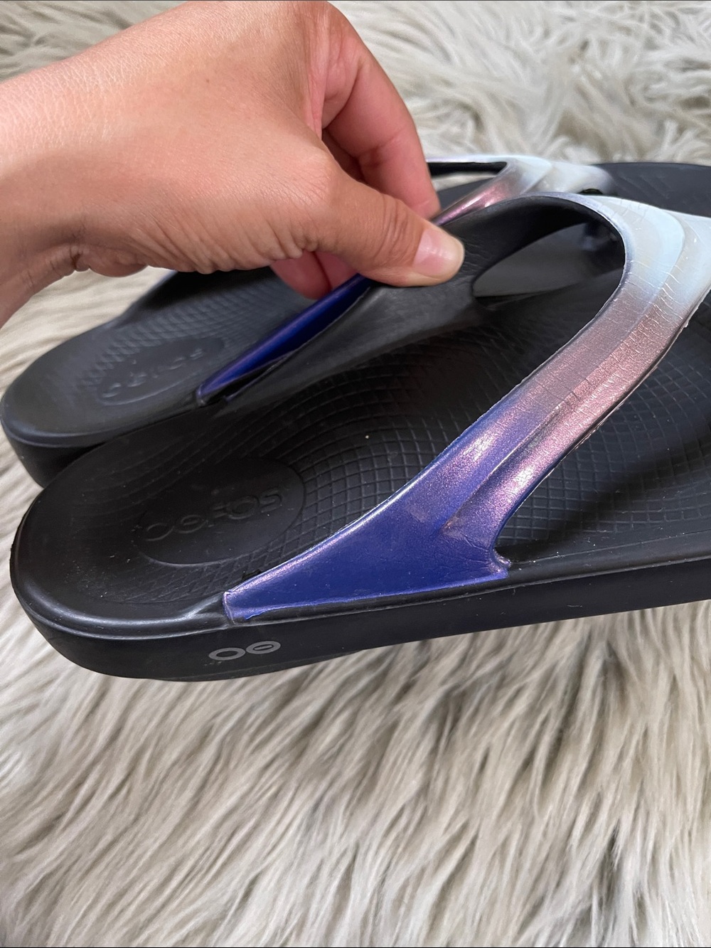 OOFOS Black Sandals with Iridescent Purple-White Straps - Picture 4 of 6